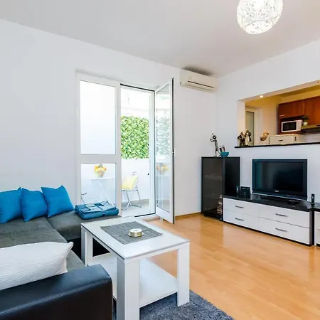 Apartment Antej *